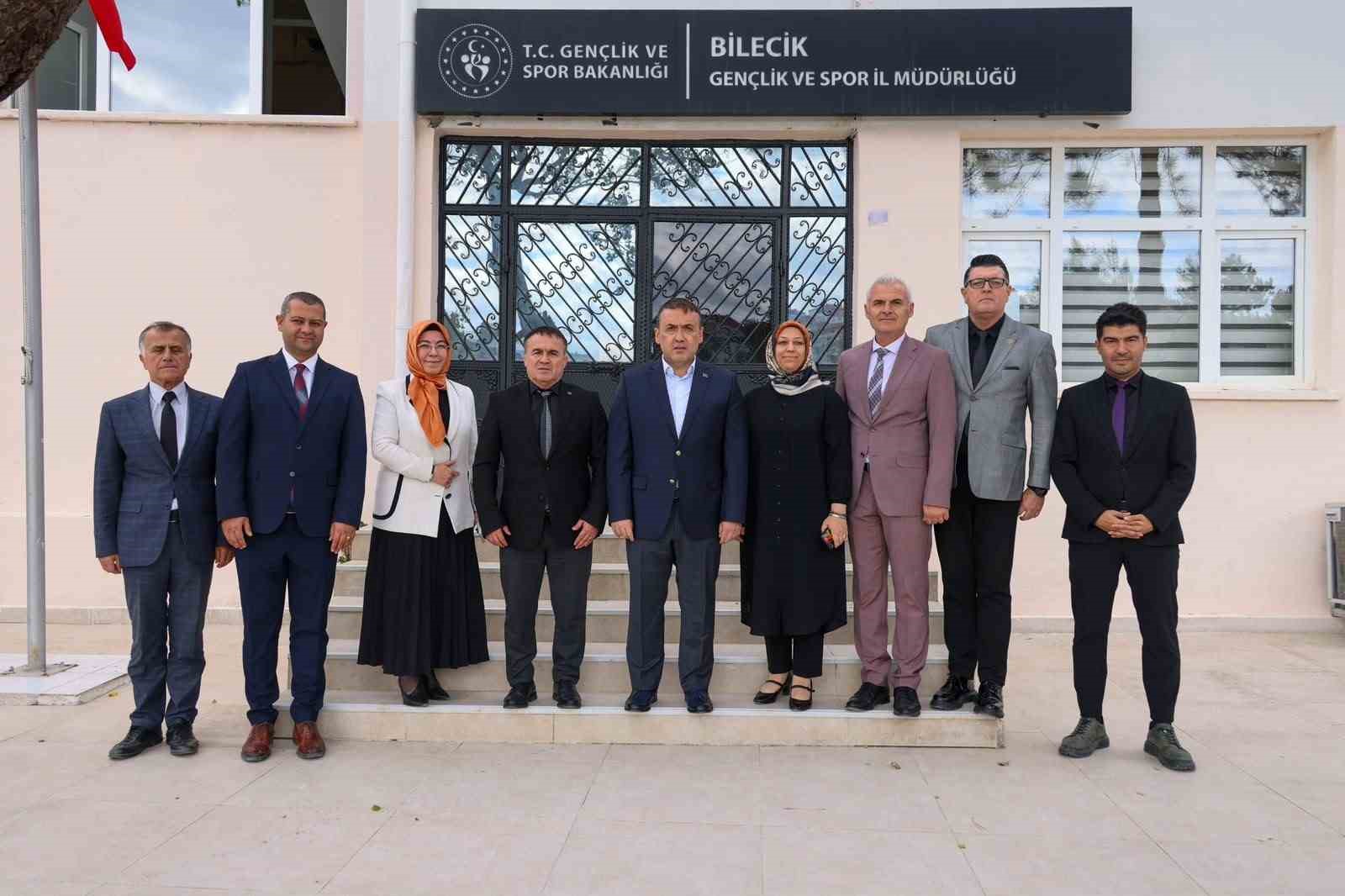 Vali Sözer, geçici hizmet binasını inceledi