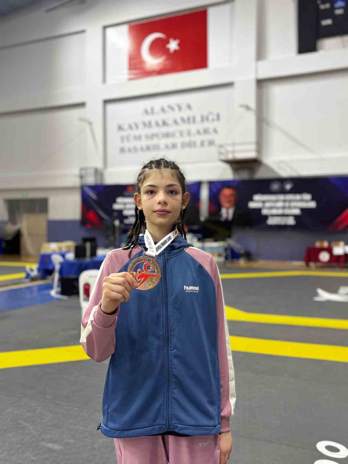 Bilecikli taekwondocu, Türkiye’yi Romanya’da temsil edecek