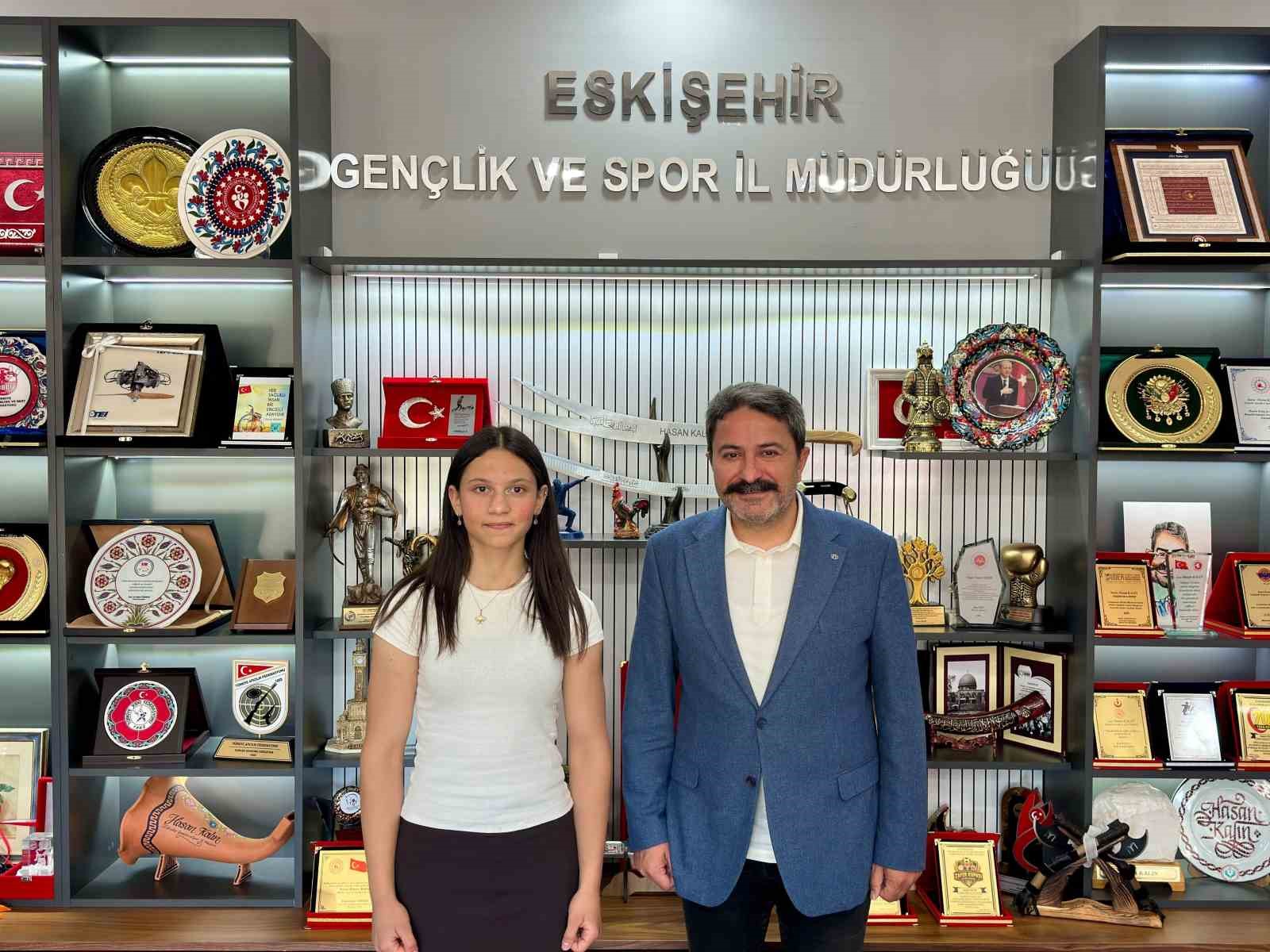 Eskişehirli öğrenci bilek güreşindeki başarısıyla Şampiyonlar Kampı’na katılmaya hak kazandı