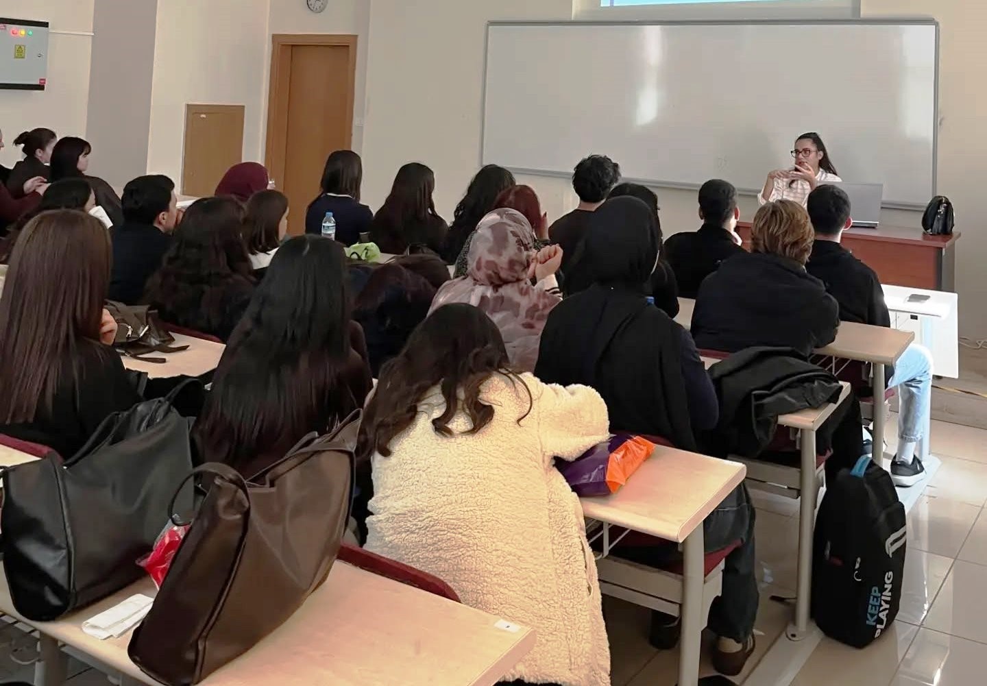 DPÜ’de genç kadınlara "Saygılı Yaşam ve Güvenli İlişkiler" eğitimi
