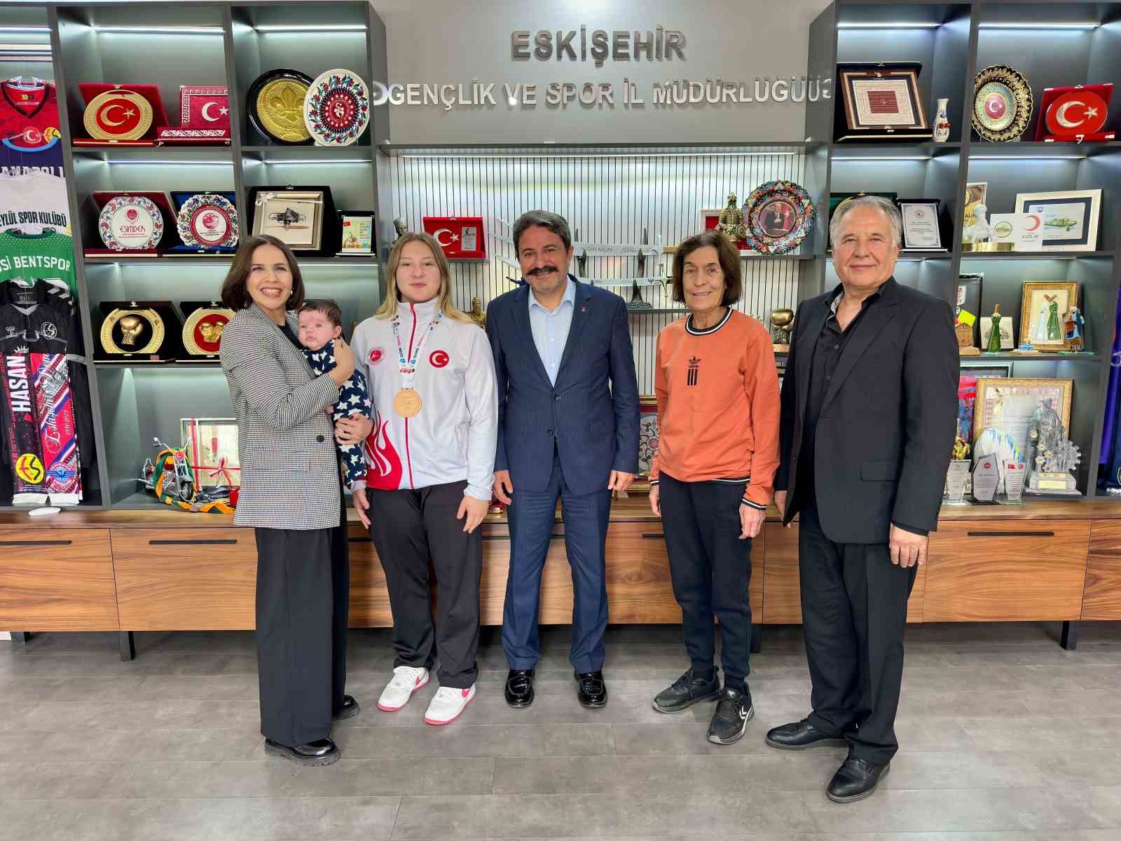 Eskişehir’i temsil eden genç sporcu dünya üçüncüsü oldu