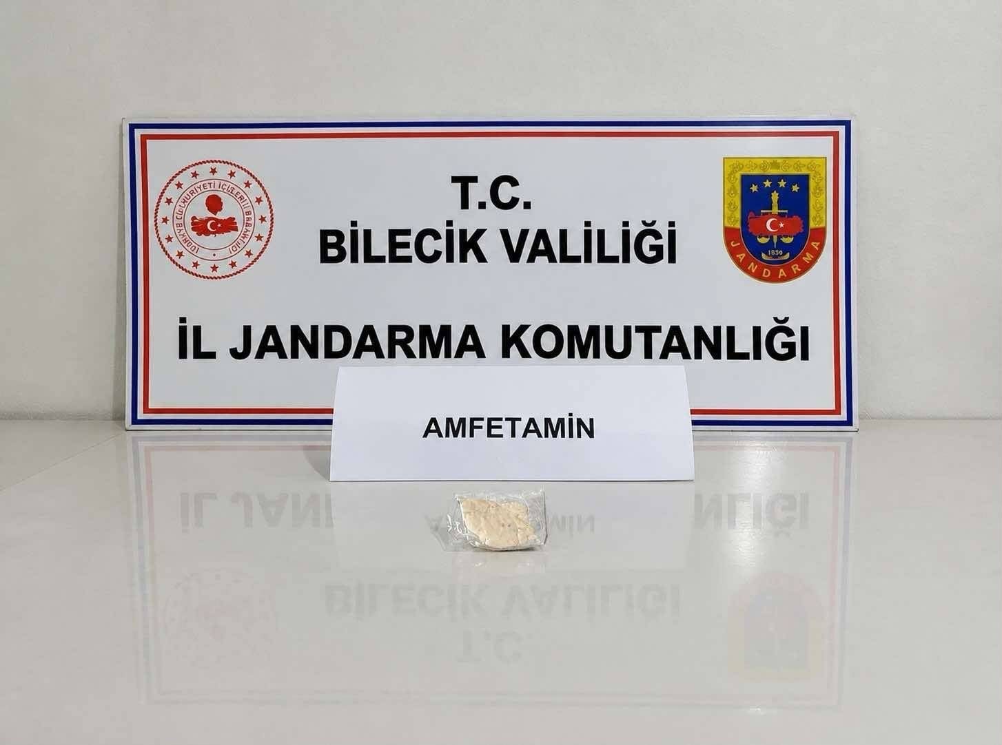 Bilecik’te şüphe üzerine durdurulan araçtan uyuşturucu çıktı