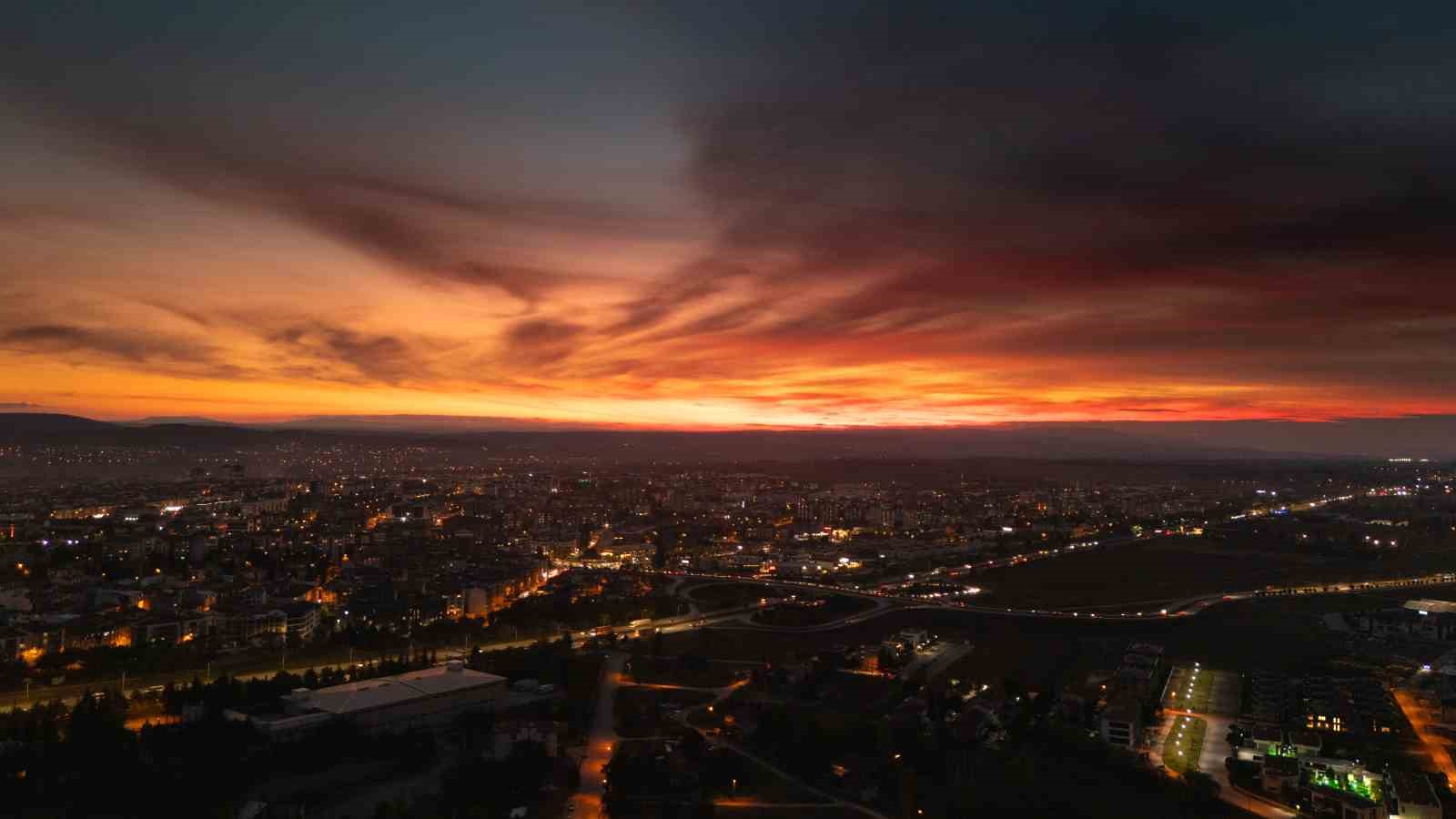 Eskişehir’de gün batımı havadan görüntülendi