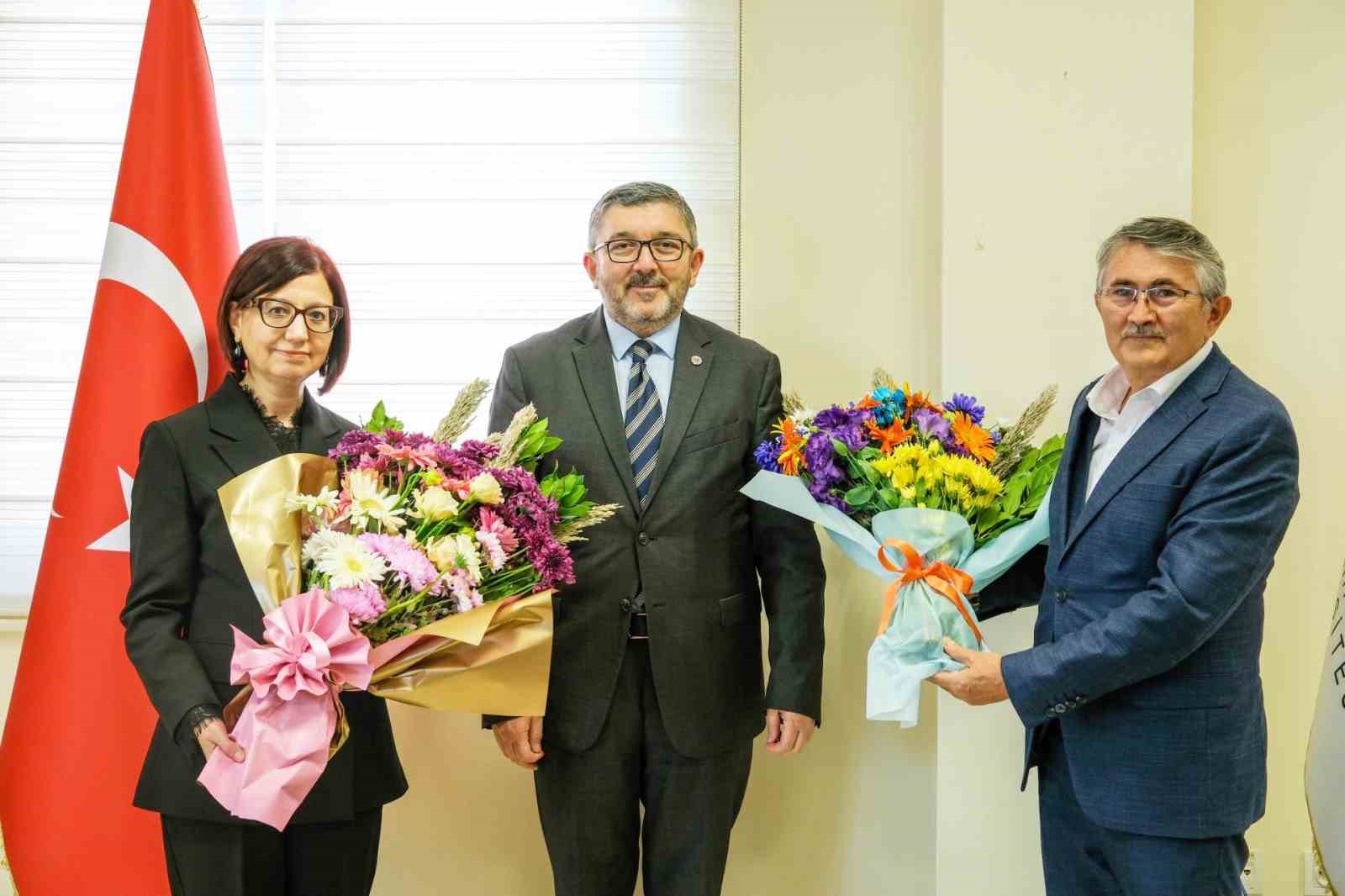 Fen Fakültesinde dekanlık devir teslim töreni gerçekleştirildi