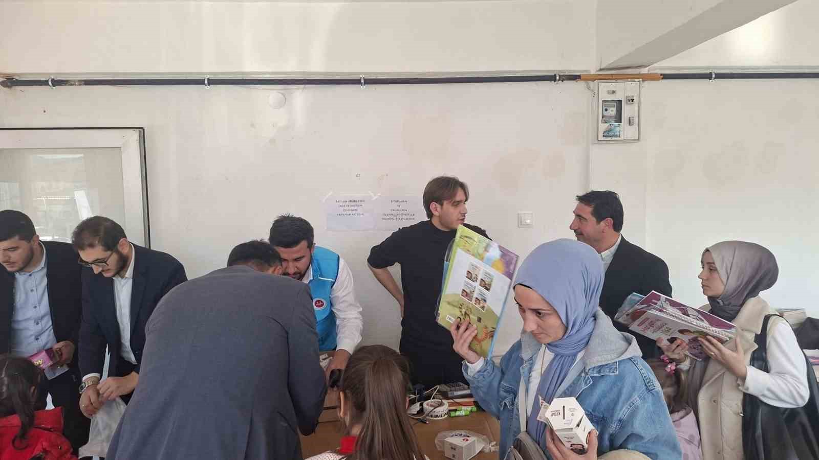 Hisarcık’ta kitap fuarı açıldı