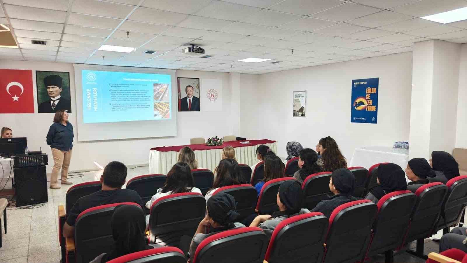 Yurtlarda beslenme hizmetleri eğitimleri tamamlandı