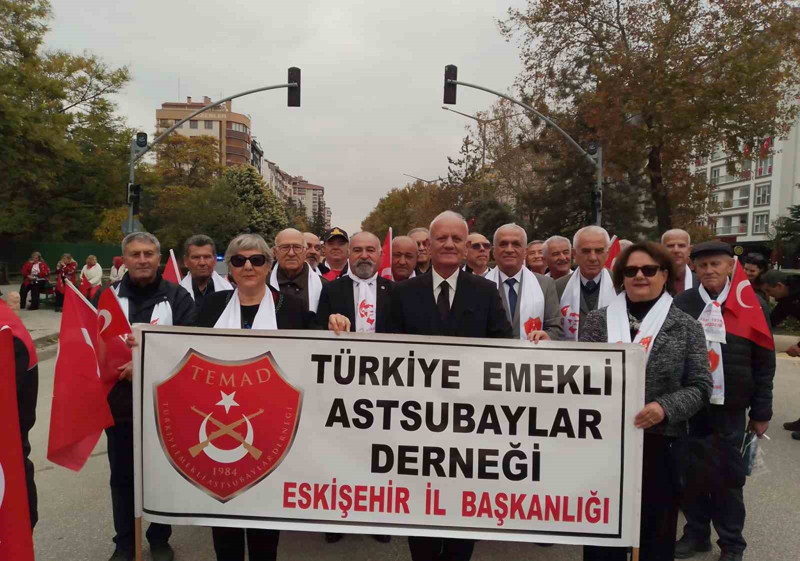 TEMAD Eskişehir İl Başkanlığı üyeleri 29 Ekim geçit töreninde yürüdü