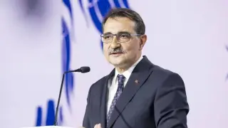Dönmez'den Somali Tezkeresi ve Enerji Açıklaması