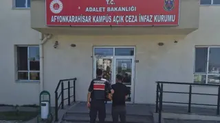 Aranan 35 kişiyi jandarma yakaladı