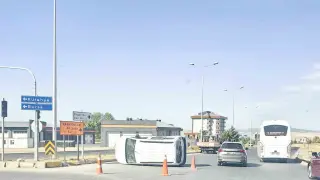 Eskişehir’de hafif ticari araç devrildi: 5 yaralı