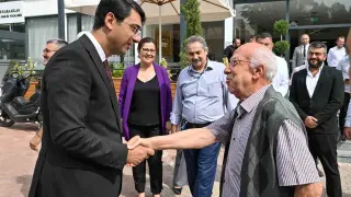 Vali Kartal, merkez mahalle muhtarlarıyla bir araya geldi