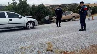 Sivrihisar’da otomobiller kafa kafaya çarpıştı: 1’i ağır 2 yaralı