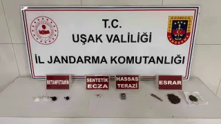 Uşak’ta jandarmadan uyuşturucu operasyonunda 4 kişi tutuklandı