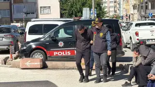 Eskişehir’de silahla yaralama olayıyla ilgili 2 şüpheli adliyeye sevk edildi