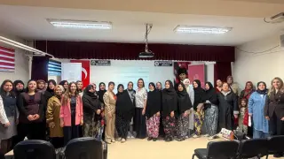 "Bilge Aileden Bilinçli Topluma Projesi" kapsamında velilere seminer verildi