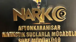 Polis durdurduğu araçta uyuşturucu hap ele geçirdi