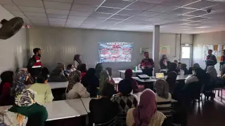 Jandarma vatandaşlara uyuşturucuyla mücadele eğitimi verdi