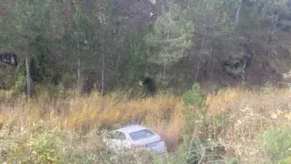 Tavşanlı’da dere yatağına devrilen otomobilin sürücüsü yaralandı