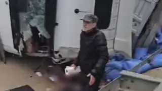 Kontrolden çıkan tırın şoförü ağır yaralandı