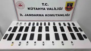 Simav’da 1,6 milyon TL değerinde kaçak telefon ele geçirildi