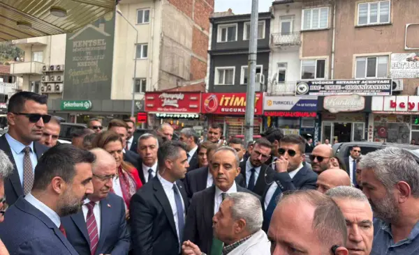 Bakan Güler Afyonkarahisar’da esnaf ile buluştu