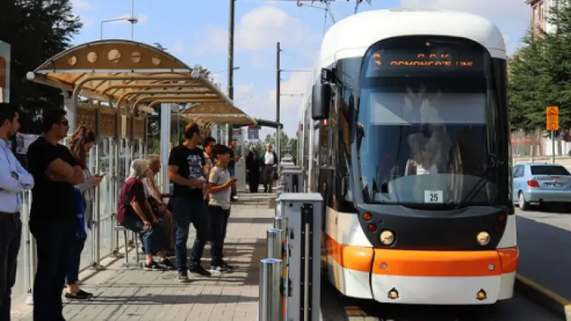 Eskişehir’de Tramvay Yetmiyor: Vatandaşlardan Çağrı