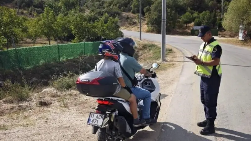 Jandarmadan motosiklet sürücülerine uyarı
