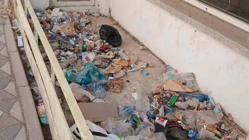 Bilecik’te metruk bina tehlike saçıyor