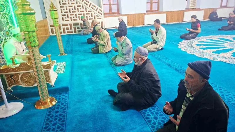 Hisarcık’ta Mevlid-i Nebi ve Gaziler Günü için sabah namazı buluşması