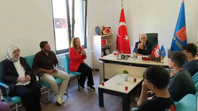 Gaziler Günü’nde miniklerden anlamlı ziyaret