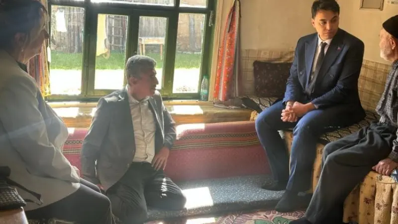Kaymakam Kara, 96 yaşındaki Hasan amca ile bir araya geldi