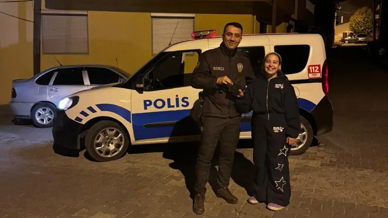 Gediz’de 11 yaşındaki küçük kız bulduğu para dolu cüzdanı polise teslim etti