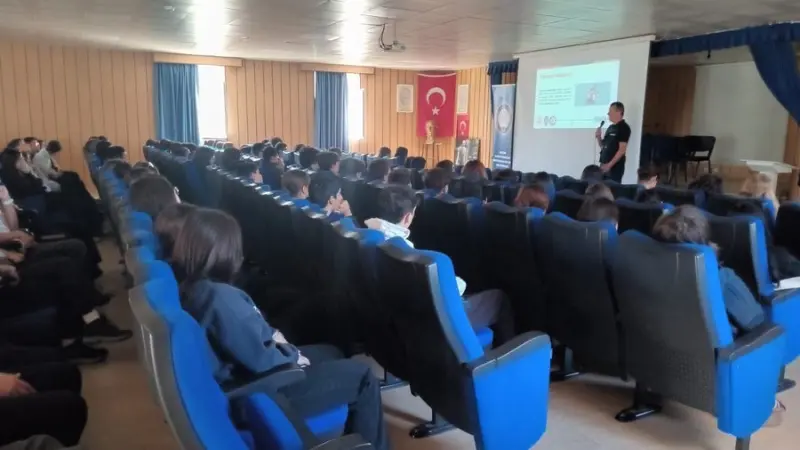 Eskişehir’de SİBERAY’dan gençlere siber güvenlik eğitimi: 530 öğrenci ve öğretmene ulaşıldı