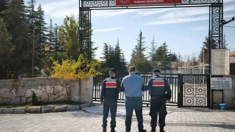 Çeşitli suçlardan aranan 15 kişi tutuklandı