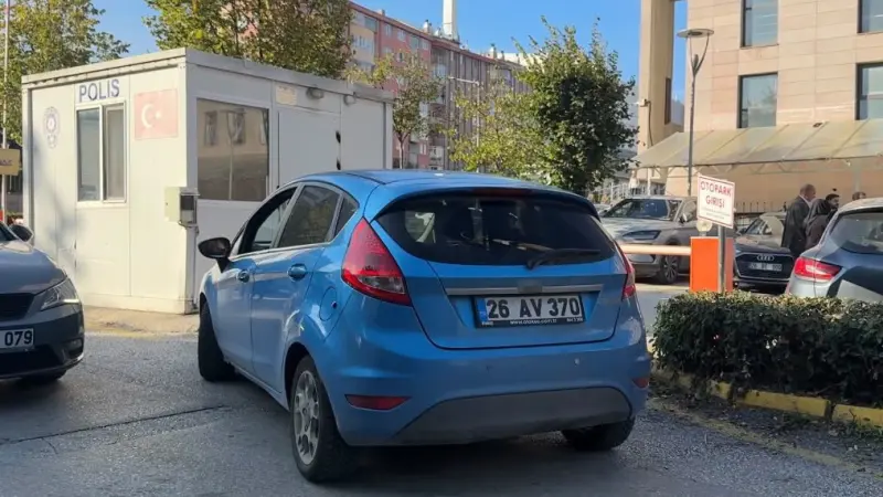"Duruşmaya geç kaldım" diyerek ters yönde gitmekte ısrar eden avukata 13 bin TL ceza