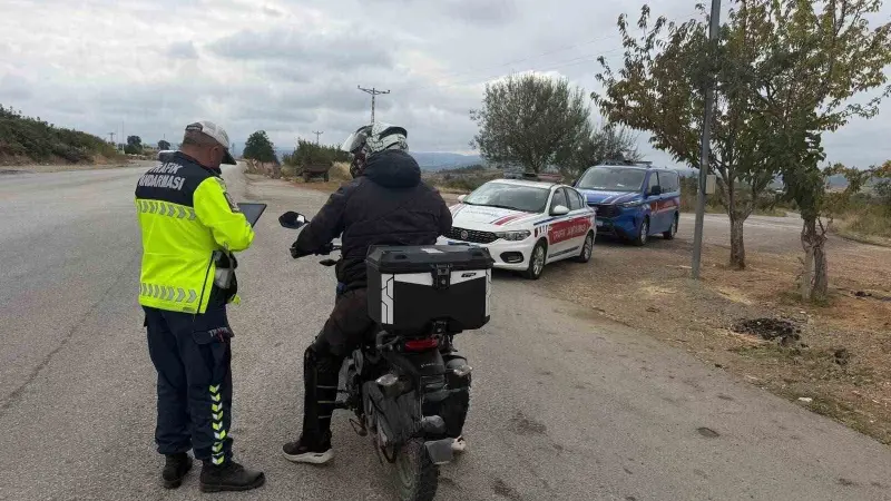 Kurallara uymayan iki sürücüye ceza