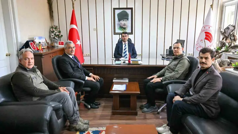 Uşak Valisi Kartal, Orman İşletme Müdürlüğü ve DKMP’yi ziyaret etti