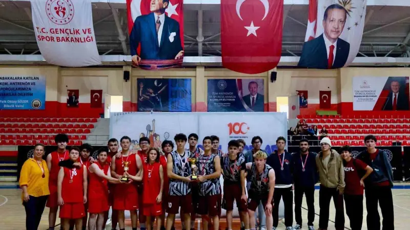 Bilecik’te basketbol müsabakalarında madalyalar sahiplerini buldu